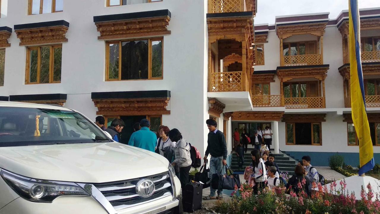 ホテルHunder Residency レー エクステリア 写真